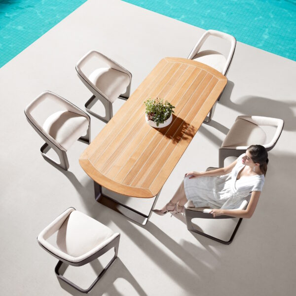 Onda/D7* Dining Set